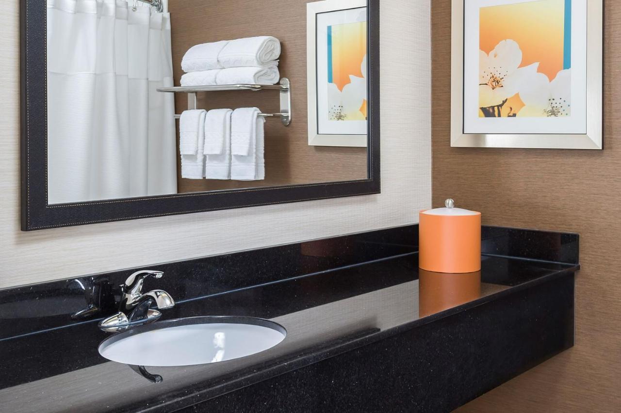 Fairfield Inn & Suites Dallas Park Central Zewnętrze zdjęcie